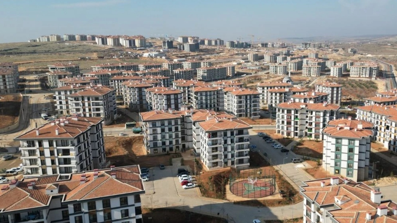 81 İlde Faizsiz Konut Fırsatı! Ayda 15 Bin TL Taksitle Ev Sahibi Olma İmkanı