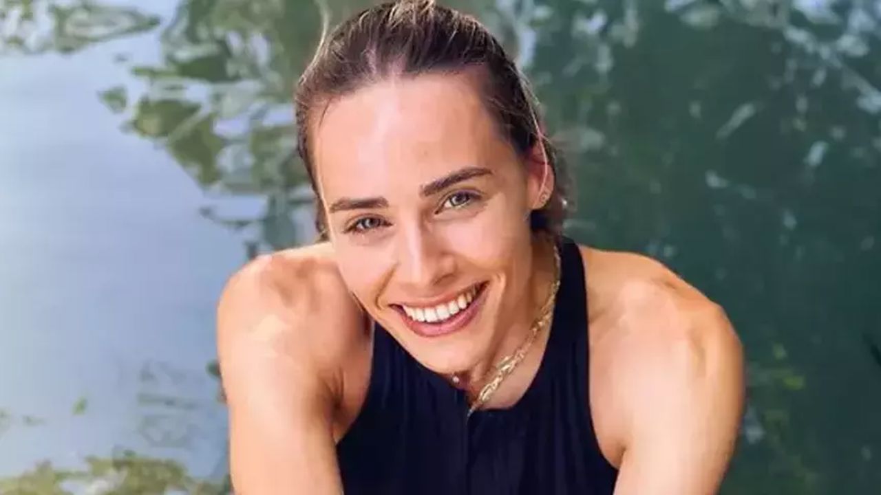 Damla Can Sevgilisiyle Umreye Gitti: Başörtülü Paylaşımına Beğeni Yağdı