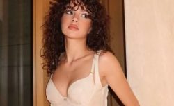 Su Burcu Yazgı Coşkun Roma’da Parladı! Süper Mini Elbisesiyle Sosyal Medyayı Büyüledi